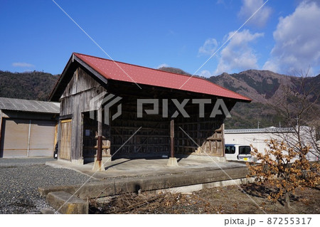 岡山県津山市にある因美線「美作滝尾駅 貨物上屋1号(推薦産業遺産)」 岡山県津山市にある因美線「美作滝尾駅 貨物上屋1号(推薦産業遺産)」 87255317