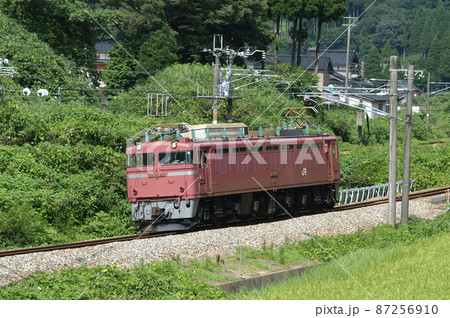 北陸本線　石動－倶利伽羅　JR西日本　EF81-48（敦賀） 87256910