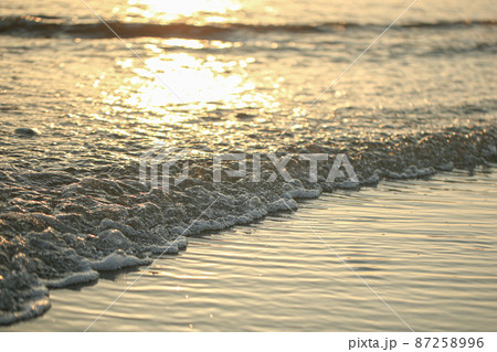 夕方の海 87258996