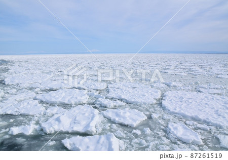 網走の流氷の海 北海道 網走の流氷の海 北海道 87261519