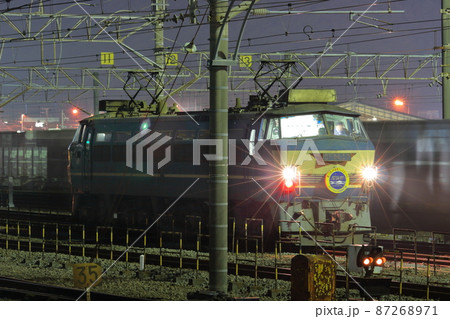 夜の貨物ターミナルで休む「ニーナ」ことEF66-27号機_2010/10/15撮影 87268971