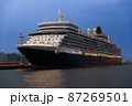 横浜に停泊中の豪華客船 87269501