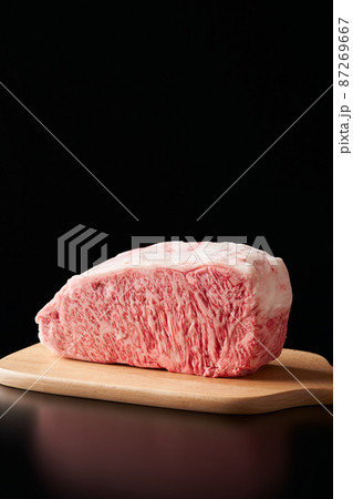 黒毛和牛ロースステーキ A5等級 黒毛和牛ロースステーキ A5等級 87269667