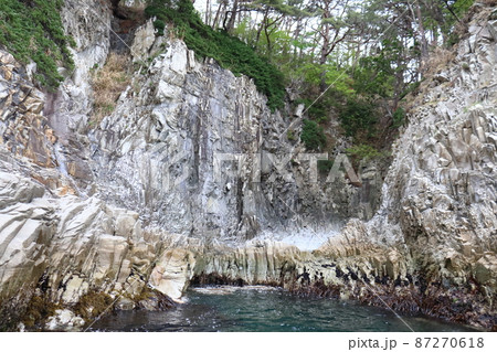 宮古市の浄土ヶ浜の奇岩　子安地蔵、剣の山付近 87270618