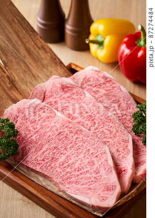 黒毛和牛ロースステーキ 黒毛和牛ロースステーキ 87274484