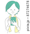 スマートフォンを操作するショートカットの熟年女性 87274678