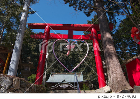 神社の雛飾り 87274692
