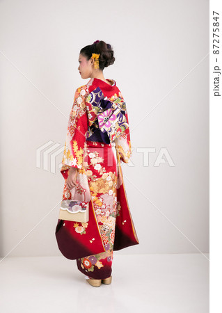 着物を着た女性の後ろ姿 Back style 着物を着た女性の後ろ姿 Back style 87275847