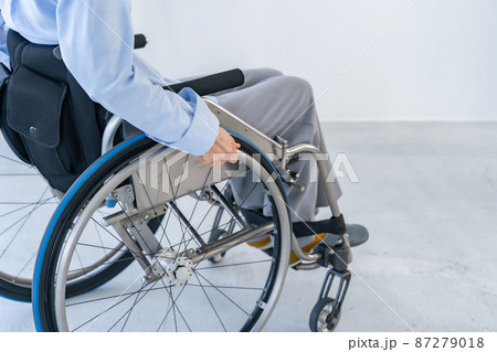 車椅子　リビング　バリアフリー 87279018