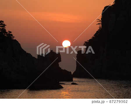 日の出 夜明け 風景 87279302