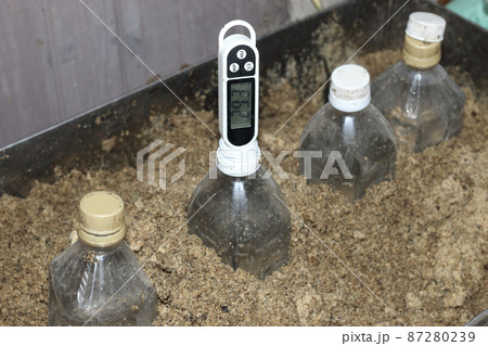 真冬の骨粉、種粕使ったぼかし肥作り 三日目発酵途中裏ワザ 87280239