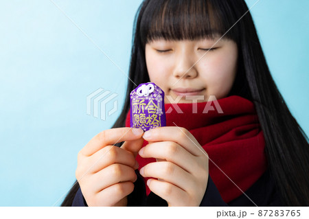 中学生の女子学生 87283765