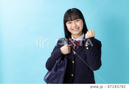 中学生の女子学生 中学生の女子学生 87283782
