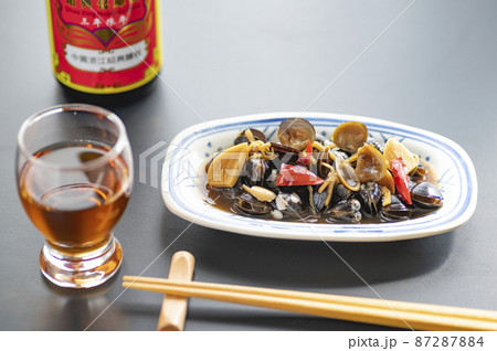 台湾名物シジミの醤油漬けには紹興酒 87287884