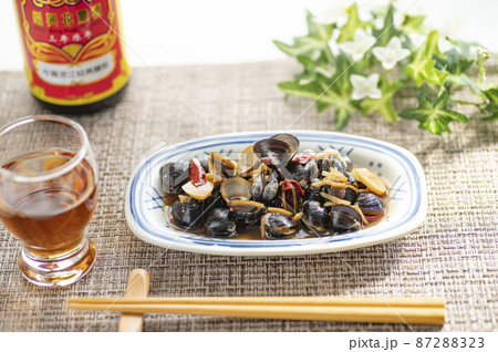 台湾名物シジミの醤油漬けには紹興酒 87288323
