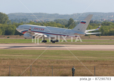 ロシア連邦大統領専用機Il-96-300PU離陸 ロシア連邦大統領専用機Il-96-300PU離陸 87290703