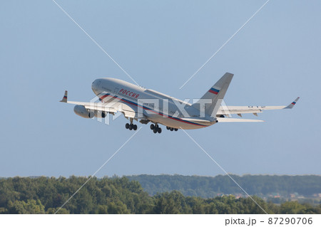 ロシア連邦大統領専用機Il-96-300PU離陸 ロシア連邦大統領専用機Il-96-300PU離陸 87290706