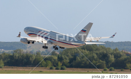 ロシア連邦大統領専用機Il-96-300PU離陸 87291050