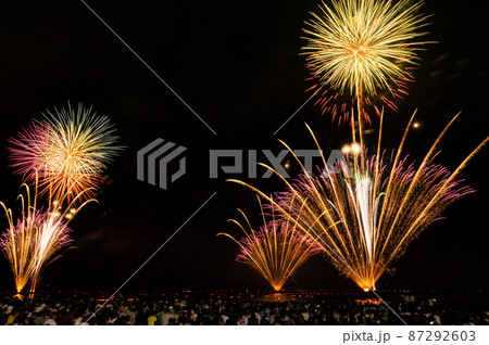 敦賀とうろう流しと大花火大会　松原海岸から 87292603