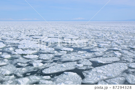 網走の流氷の海 北海道 網走の流氷の海 北海道 87294328