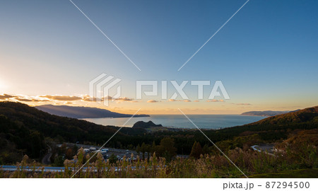 福井　敦賀湾　杉津パーキングエリアから　2021年11月撮影 87294500