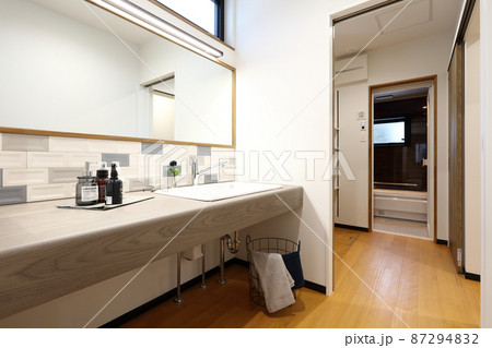 デザイナーズハウス お洒落な洗面脱衣室 デザイナーズハウス お洒落な洗面脱衣室 87294832