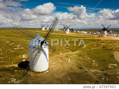 Windmills in Campo de Criptana Windmills in Campo de Criptana 87297401