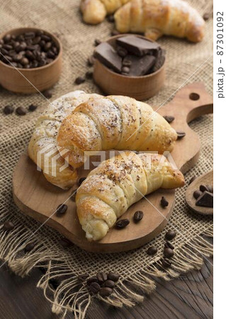 high angle croissant arrangement high angle croissant arrangement 87301092