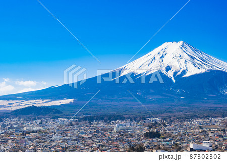 富士山　冬景　富士吉田から眺望 87302302