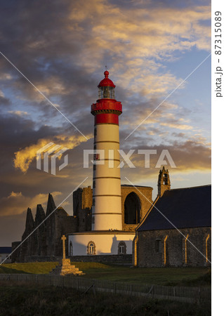 Saint-Mathieu Lighthouse, Pointe Saint-Mathieu in Plougonvelin, Finistere, France 87315089