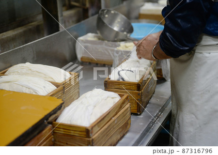 島豆腐 豆腐 石垣 沖縄 製造 食品 大豆 豆 たんぱく質 工場 島豆腐 豆腐 石垣 沖縄 製造 食品 大豆 豆 たんぱく質 工場 87316796