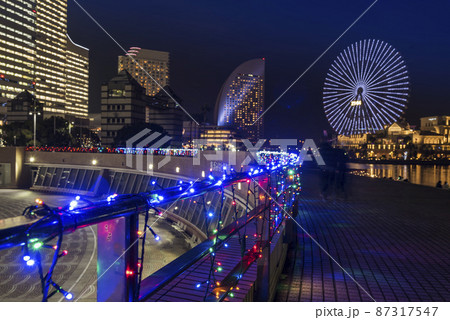 横浜　大観覧車 みなとみらい 夜景 イルミネーション 87317547