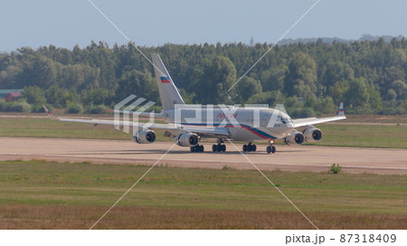 ロシア大統領専用機Il-96-300PU着陸逆噴射 ロシア大統領専用機Il-96-300PU着陸逆噴射 87318409