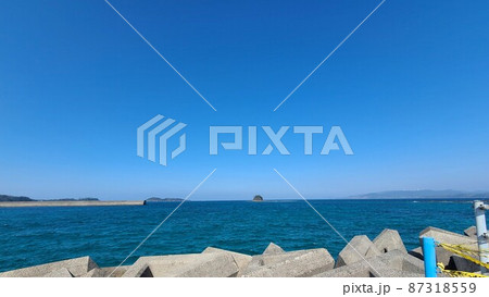 阿久根新港のボードウォーク　前方は阿久根大島方面　阿久根市　鹿児島県 87318559