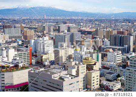 赤城山と前橋・高崎の都市部【群馬県高崎市】 87319321