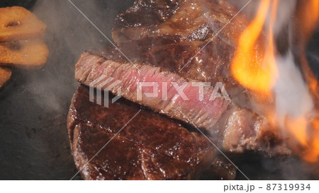 ステーキ 鉄板 肉 フランベ ステーキ 鉄板 肉 フランベ 87319934
