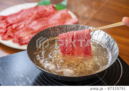 牛肉のしゃぶしゃぶ　しゃぶしゃぶ 87320791