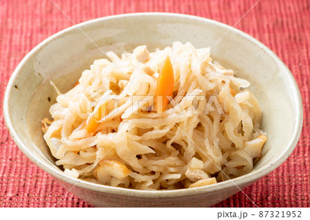 切り干し大根の煮物。 87321952