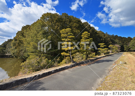 佐紀石塚山古墳(成務天皇狹城盾列池後陵)奈良県奈良市山陵町 佐紀石塚山古墳(成務天皇狹城盾列池後陵)奈良県奈良市山陵町 87323076