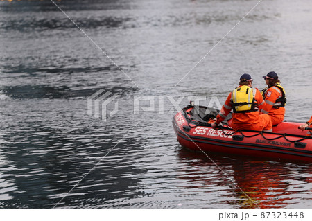 海の安全を守るレスキューボート 海の安全を守るレスキューボート 87323448
