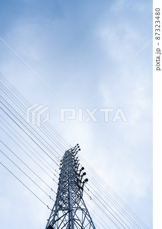高圧電線(下から) 高圧電線(下から) 87323480