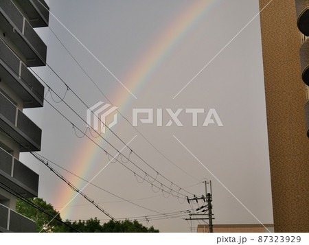 虹 住宅街 マンション 自然現象 虹 住宅街 マンション 自然現象 87323929