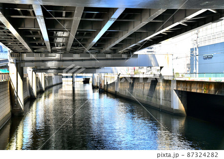 新隆慶橋／神田川より上流方向を望む(東京都文京区)【2022.2】 87324282