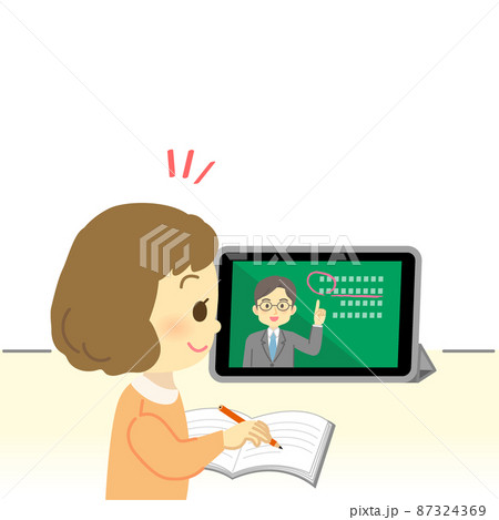 イラスト素材:タブレット画面を見てオンライン授業を先生から受ける笑顔の小学生（女の子/ポジティブ） 87324369