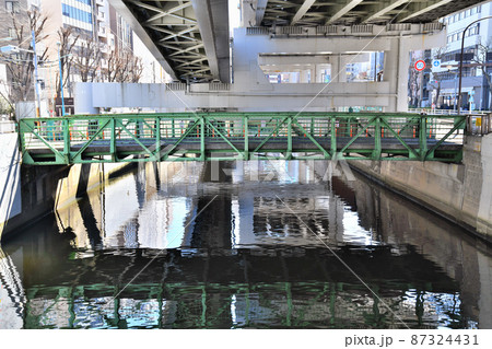 新隆慶橋／神田川より下流／隆慶橋方向を望む(東京都文京区)【2022.2】 87324431