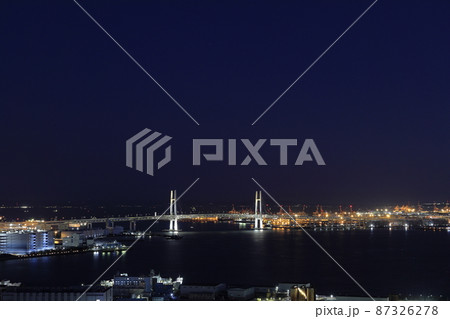 新子安から見た横浜ベイブリッジ (夜景) 新子安から見た横浜ベイブリッジ (夜景) 87326278