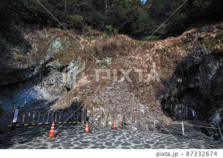 兵庫県/ 南朱雀洞（右）北朱雀洞（左）（玄武洞公園）※コメント欄を是非お読み下さい。 87332674