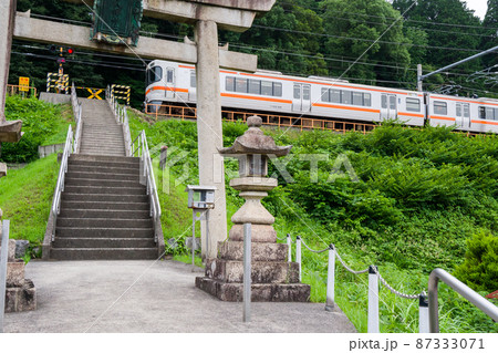 【東海道線】境内を通過する電車 87333071