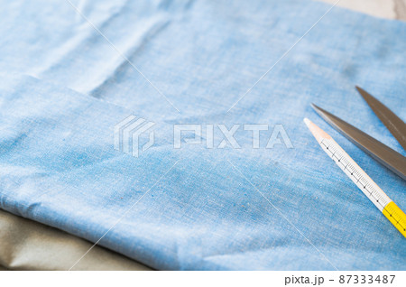生地とハサミ 87333487