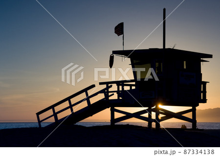 LA County Lifeguard Tower 87334138
